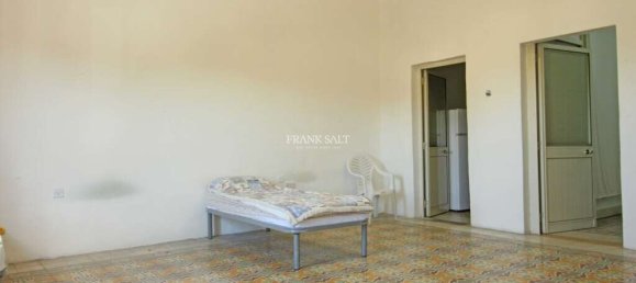 3 bedrooms Townhouse in Marsa, Malta No. 11038 2