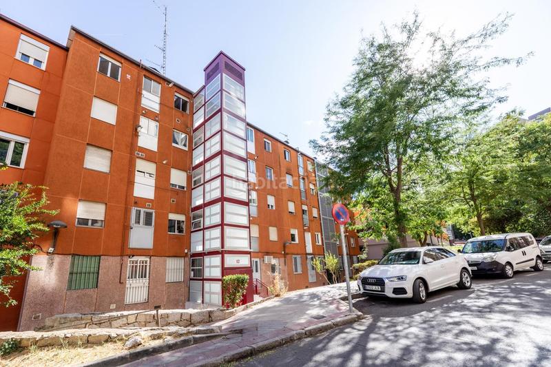 3 bedrooms Apartment in Madrid, Spain No. 260095