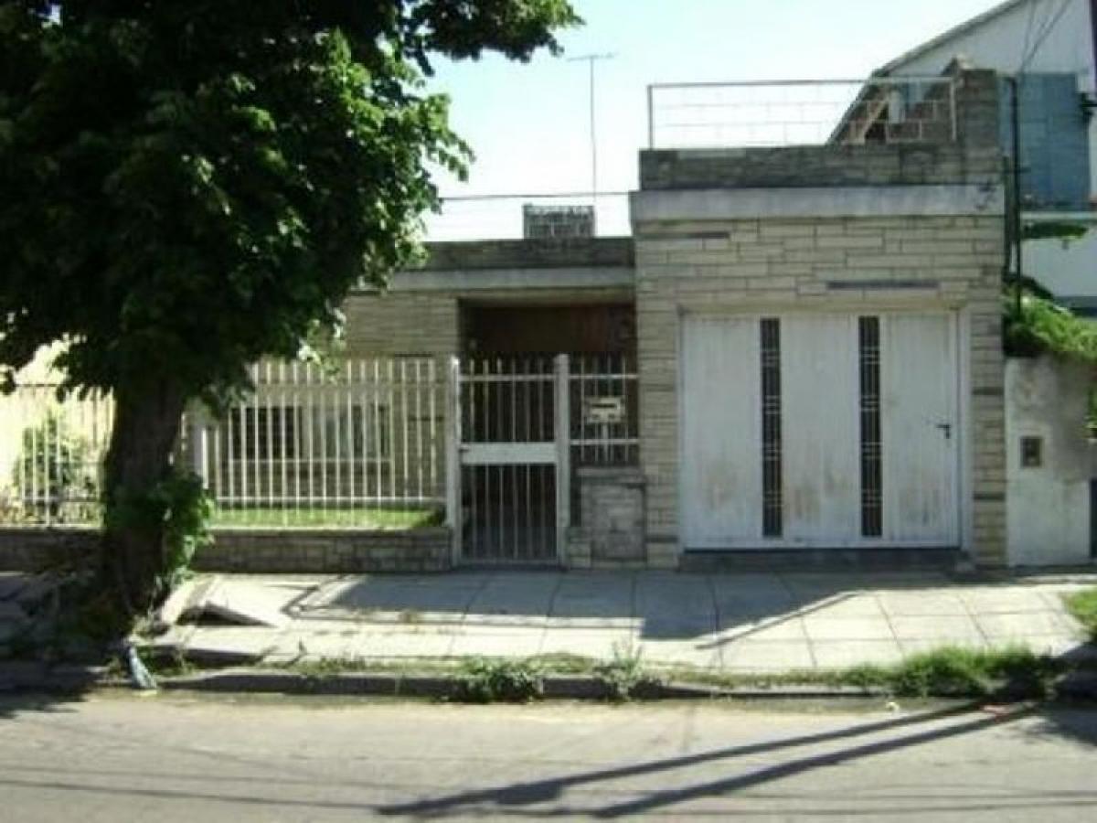 2 bedrooms House in General San Martin, Argentina No. 57319