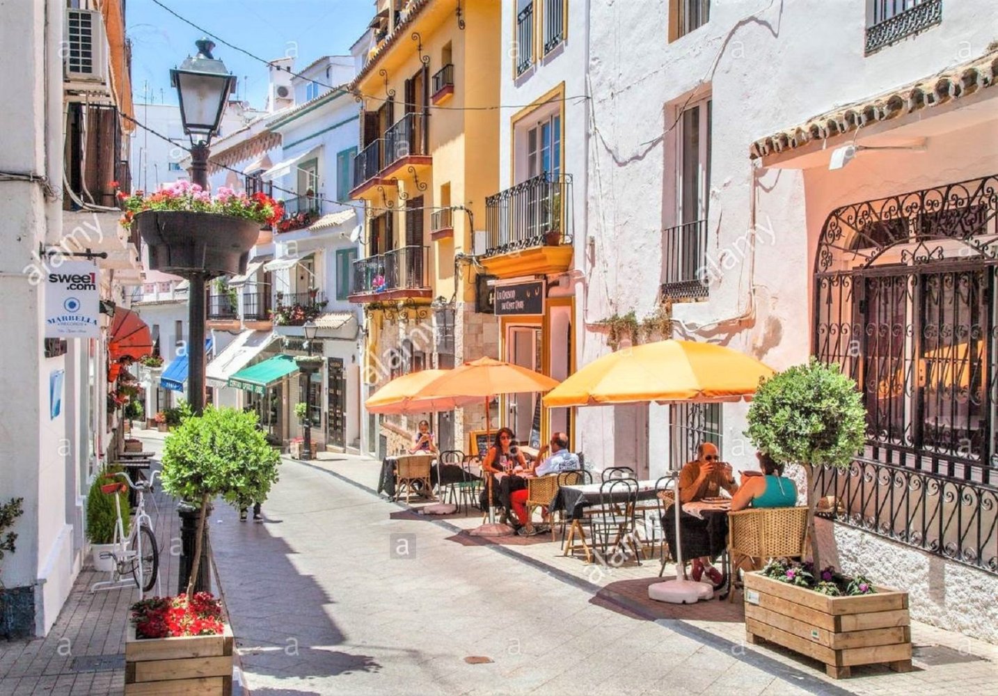 4 bedrooms Townhouse in Marbella, Spain No. 19473