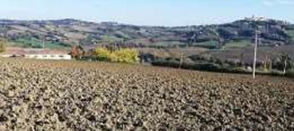 884m² Commercial property in Terre Roveresche, Italy No. 308108 8