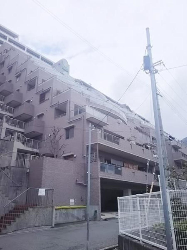 Apartamento de 3 dormitorios en Hyogo, Japan No. 5496