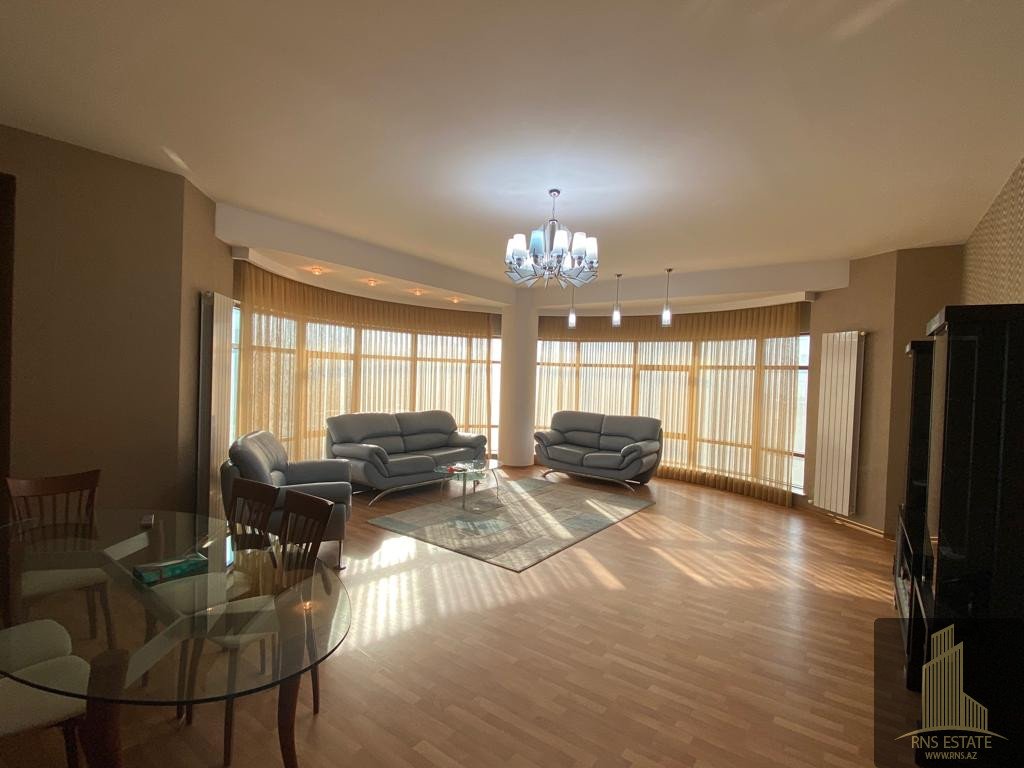 4 bedrooms Apartment in Nasimi, Azerbaijan No. 2085