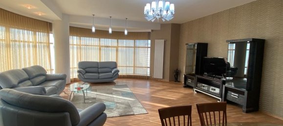 4 bedrooms Apartment in Nasimi, Azerbaijan No. 2085 5