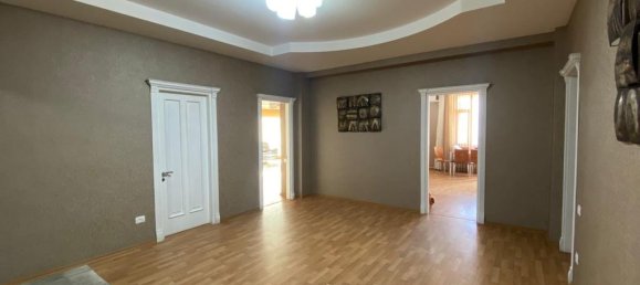 4 bedrooms Apartment in Nasimi, Azerbaijan No. 2085 8