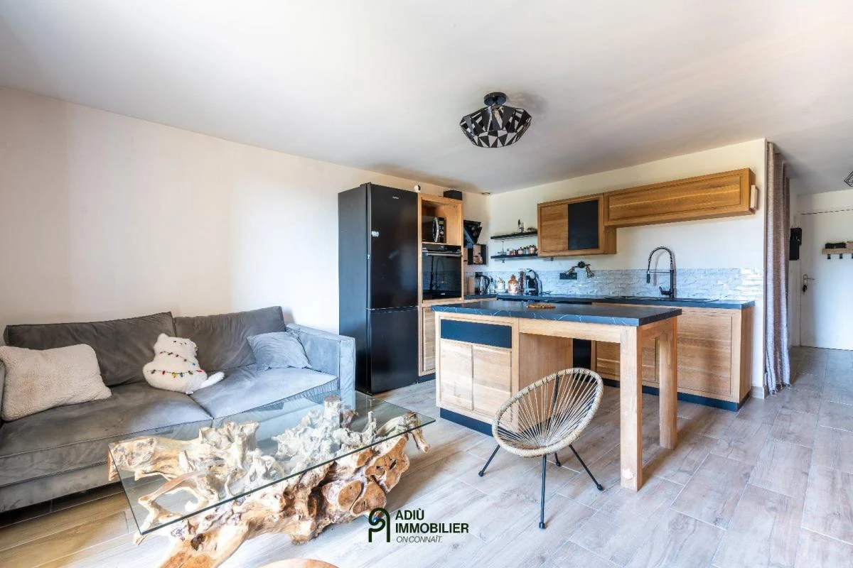 Дуплекс с 2 спальнями в Юзес, Франция № 345173