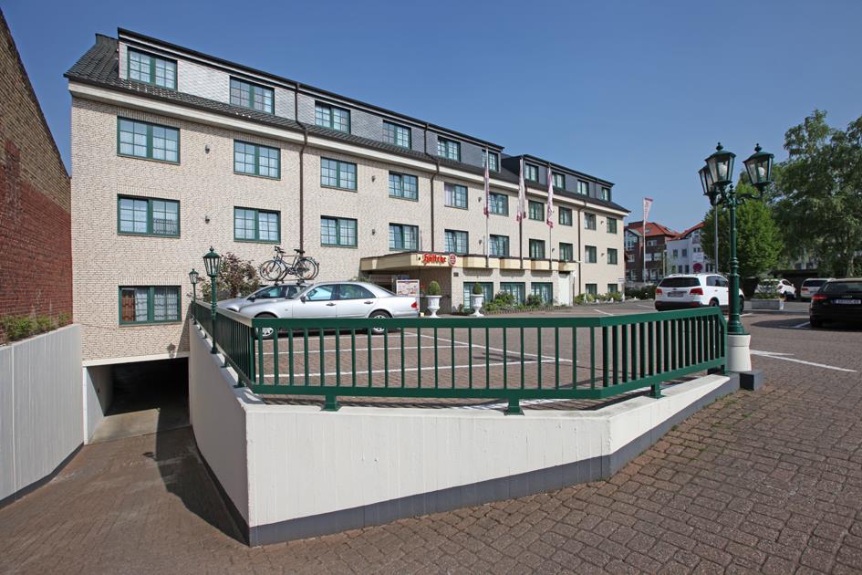 Отель, гостиница с 81 комнатой в Dormagen, Германия № 86681