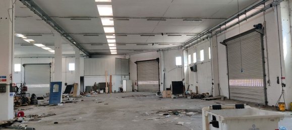 1650m² Warehouse in Montecosaro, Italy No. 170112 3