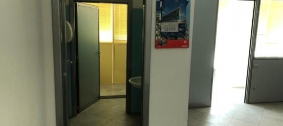 1650m² Warehouse in Montecosaro, Italy No. 170112 7