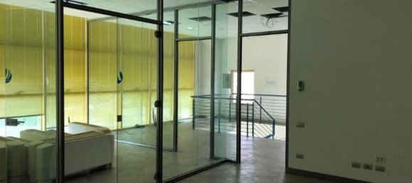 1650m² Warehouse in Montecosaro, Italy No. 170112 8