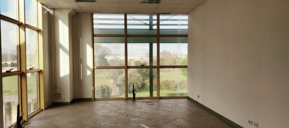 1650m² Warehouse in Montecosaro, Italy No. 170112 11