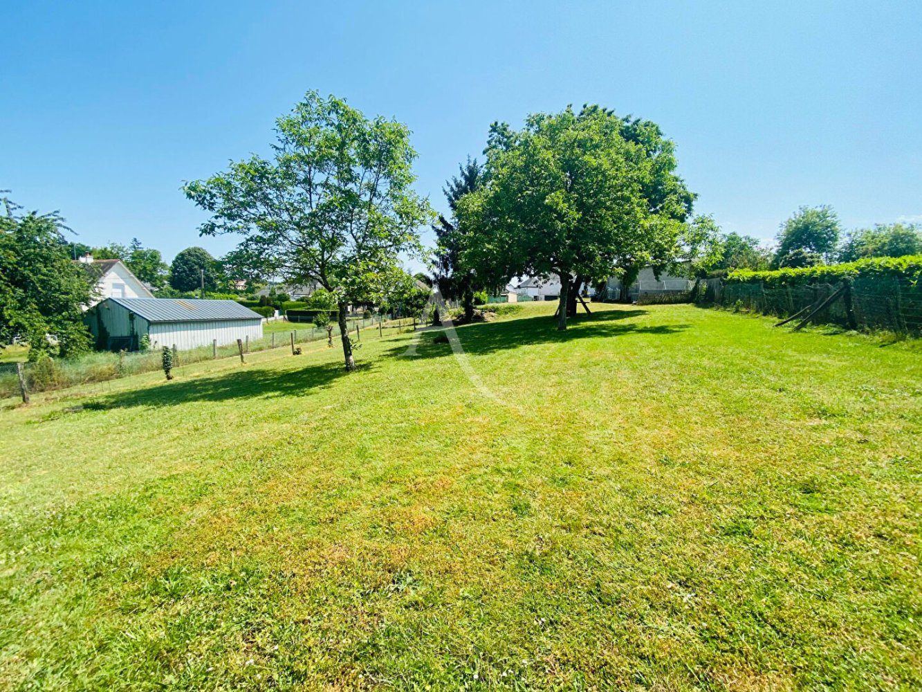  قطعة أرض في Chateau-Renault, France 1211متر مربع رقم 82580