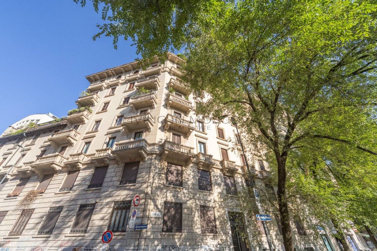 2 bedrooms Apartment in Milan, Italy No. 272606