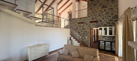 3 bedrooms Villa in Istan, Spain No. 182805 9