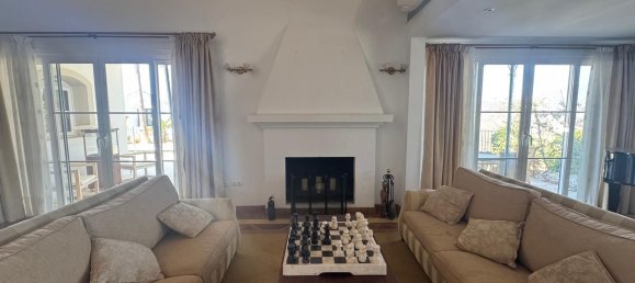 3 bedrooms Villa in Istan, Spain No. 182805 10