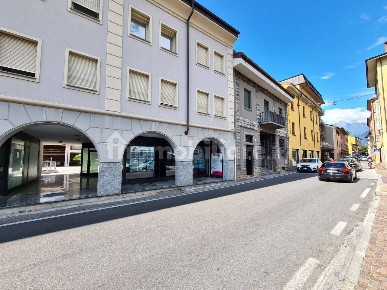 1-salle Propriété commerciale à Colico, Italy No. 2142