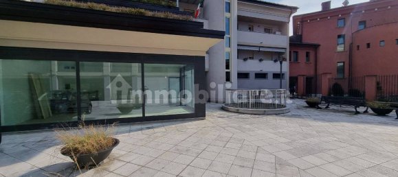 1-salle Propriété commerciale à Colico, Italy No. 2142 13