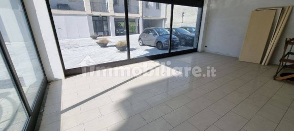 1-salle Propriété commerciale à Colico, Italy No. 2142 8
