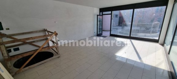 1-salle Propriété commerciale à Colico, Italy No. 2142 10