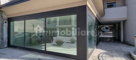 1-salle Propriété commerciale à Colico, Italy No. 2142 11