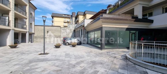 1-salle Propriété commerciale à Colico, Italy No. 2142 3