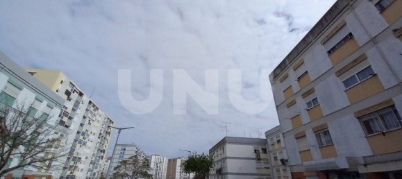 1 bedroom Apartment in Corroios, Portugal No. 86332 16