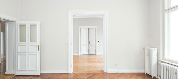 4 rooms Apartment in Charlottenburg, Germany No. 70684 2