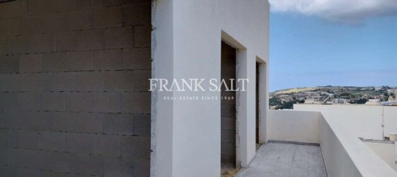 3 bedrooms Penthouse in Victoria, Malta No. 2873 4