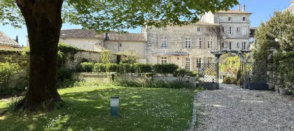 4 bedrooms Castles in Charente, France No. 352070 9