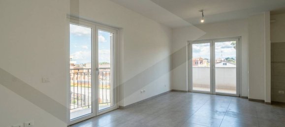 3 rooms Apartment in Ciampino, Italy No. 33634 5