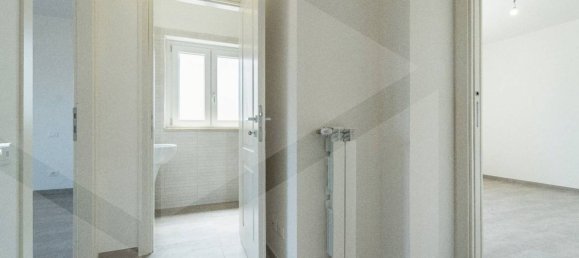 3 rooms Apartment in Ciampino, Italy No. 33634 15