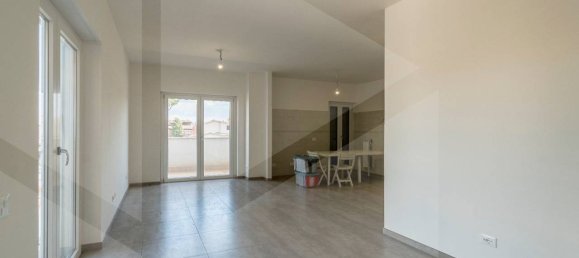 3 rooms Apartment in Ciampino, Italy No. 33634 8