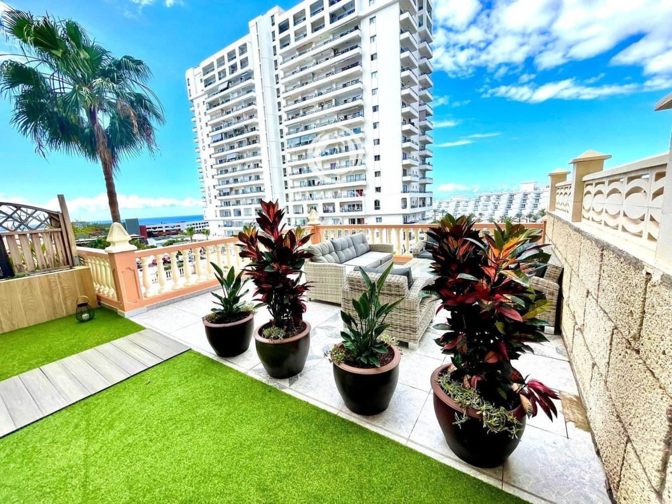 Apartamento de 2 dormitorios en Adeje, Spain No. 143162