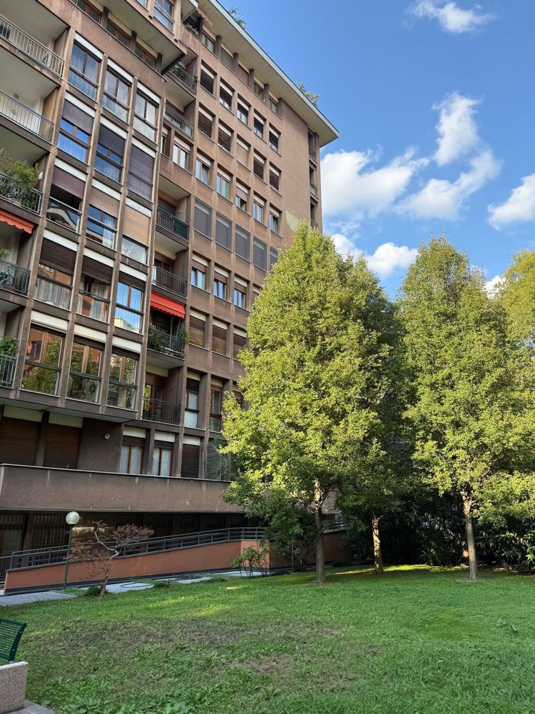 2 Schlafzimmer Wohnung in Milan, Italy, Nr. 364997