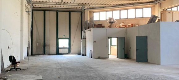 Склад 3270м² в Камподарсего, Италия № 322336 4