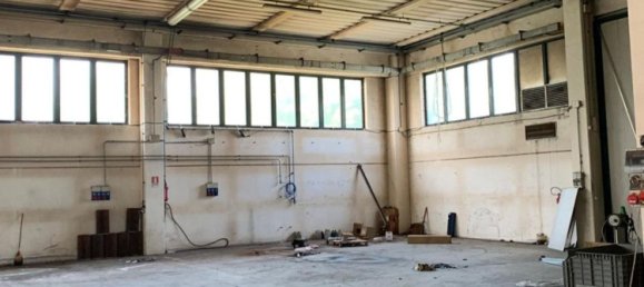 Склад 3270м² в Камподарсего, Италия № 322336 3