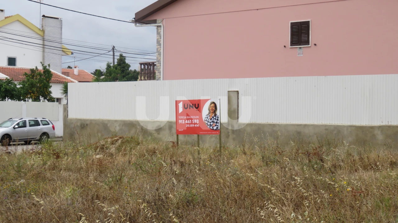  قطعة أرض في Seixal, Portugal 272متر مربع رقم 82414