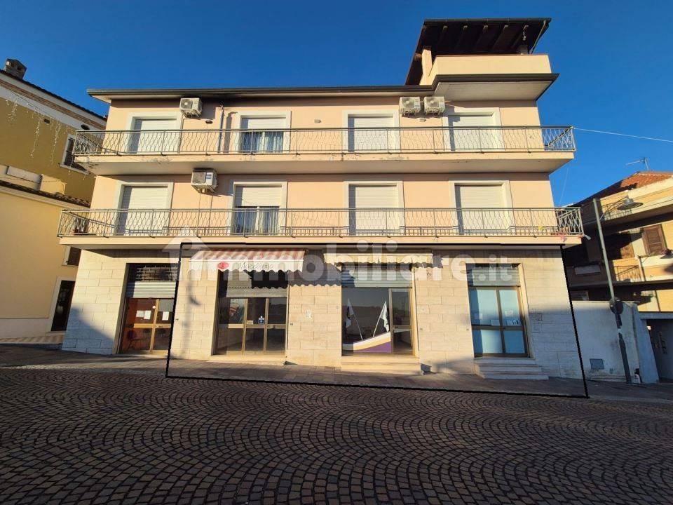 3-Zimmer Gewerbliche Immobilie in Miglianico, Italy, Nr. 151317