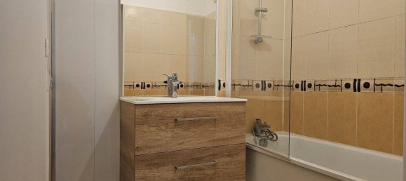 2 bedrooms Apartment in Montigny-le-Bretonneux, France No. 334190 4