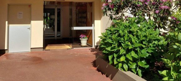 2 bedrooms Apartment in Montigny-le-Bretonneux, France No. 334190 2