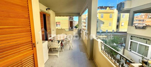 Apartamento de 1 dormitorio en Ladispoli, Italy No. 161331 16