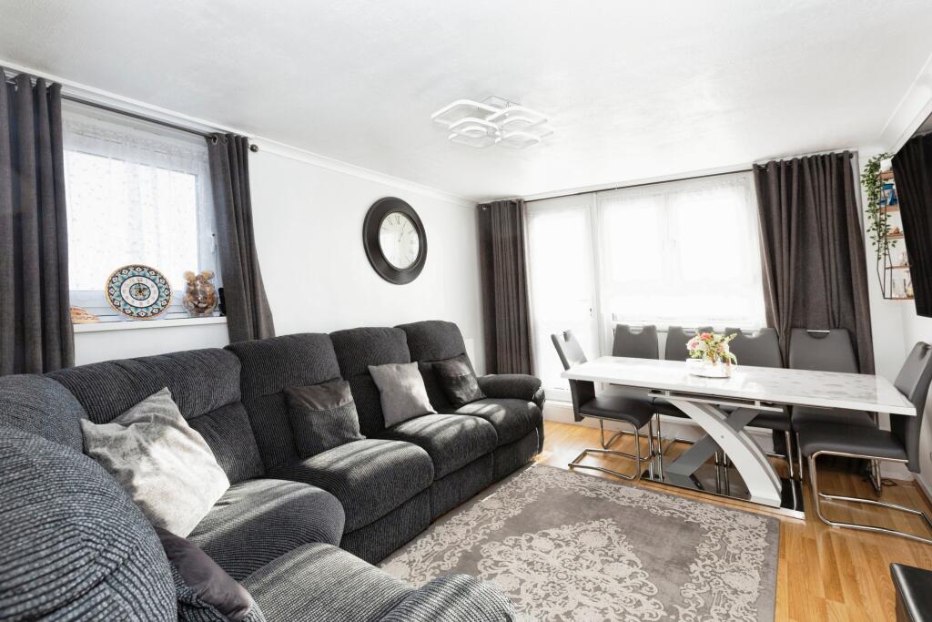 2 bedrooms Apartment in London, United Kingdom No. 10884