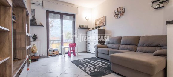 2 rooms Apartment in Cerro Maggiore, Italy No. 2444 4