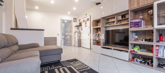 2 rooms Apartment in Cerro Maggiore, Italy No. 2444 3