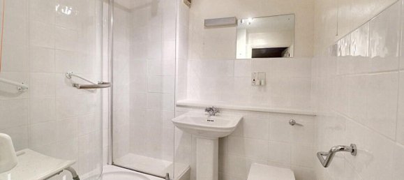 1 Schlafzimmer Haus in Biggin Hill, United Kingdom, Nr. 4810 2