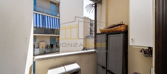 Apartamento de 3 dormitorios en Monza, Italy No. 364641 11