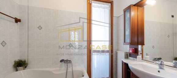 Apartamento de 3 dormitorios en Monza, Italy No. 364641 15