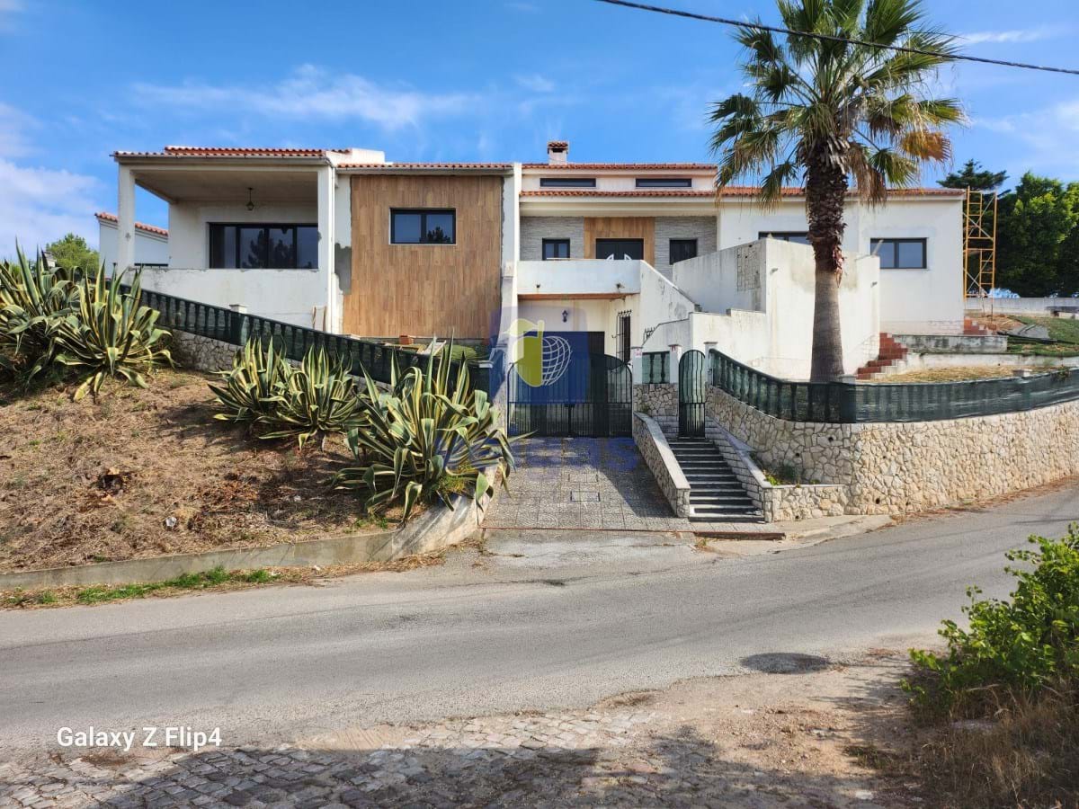 6 bedrooms Villa in Palmela, Portugal No. 140189