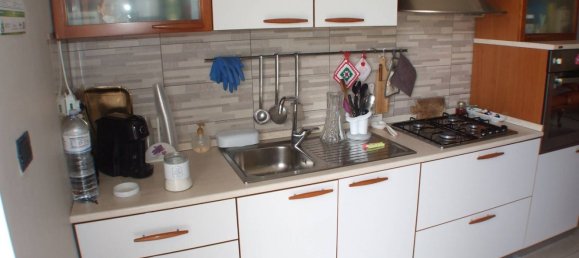 4-salle Appartement à Carsoli, Italy No. 77453 4