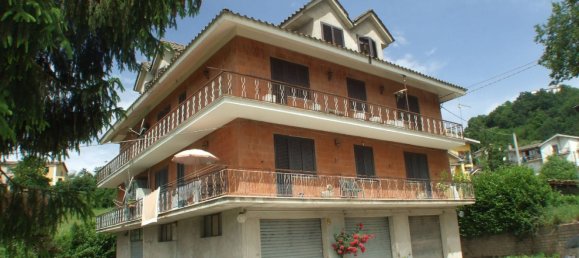 4-salle Appartement à Carsoli, Italy No. 77453 3